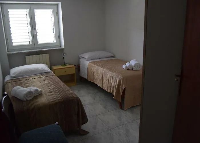 לינה וארוחת בוקר La Quercia