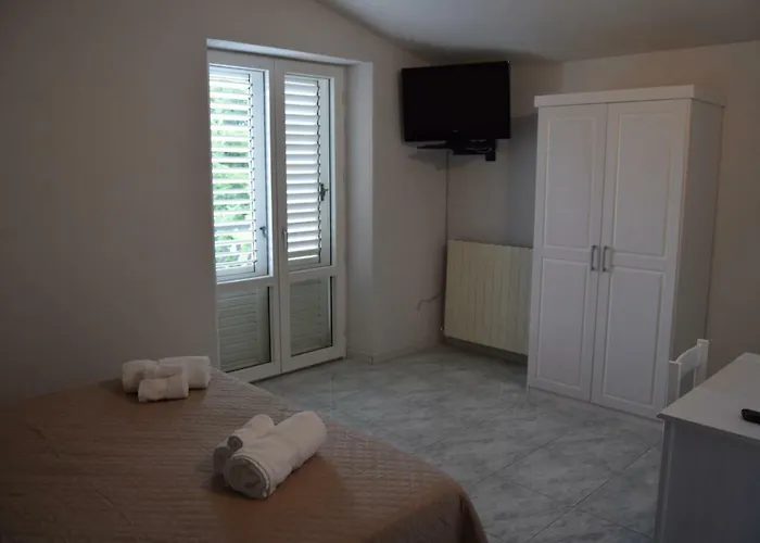 לינה וארוחת בוקר La Quercia